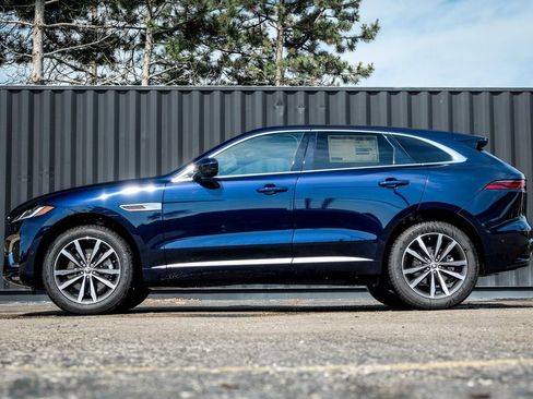 New 2026 Jaguar F-PACE R-Dynamic S image 3