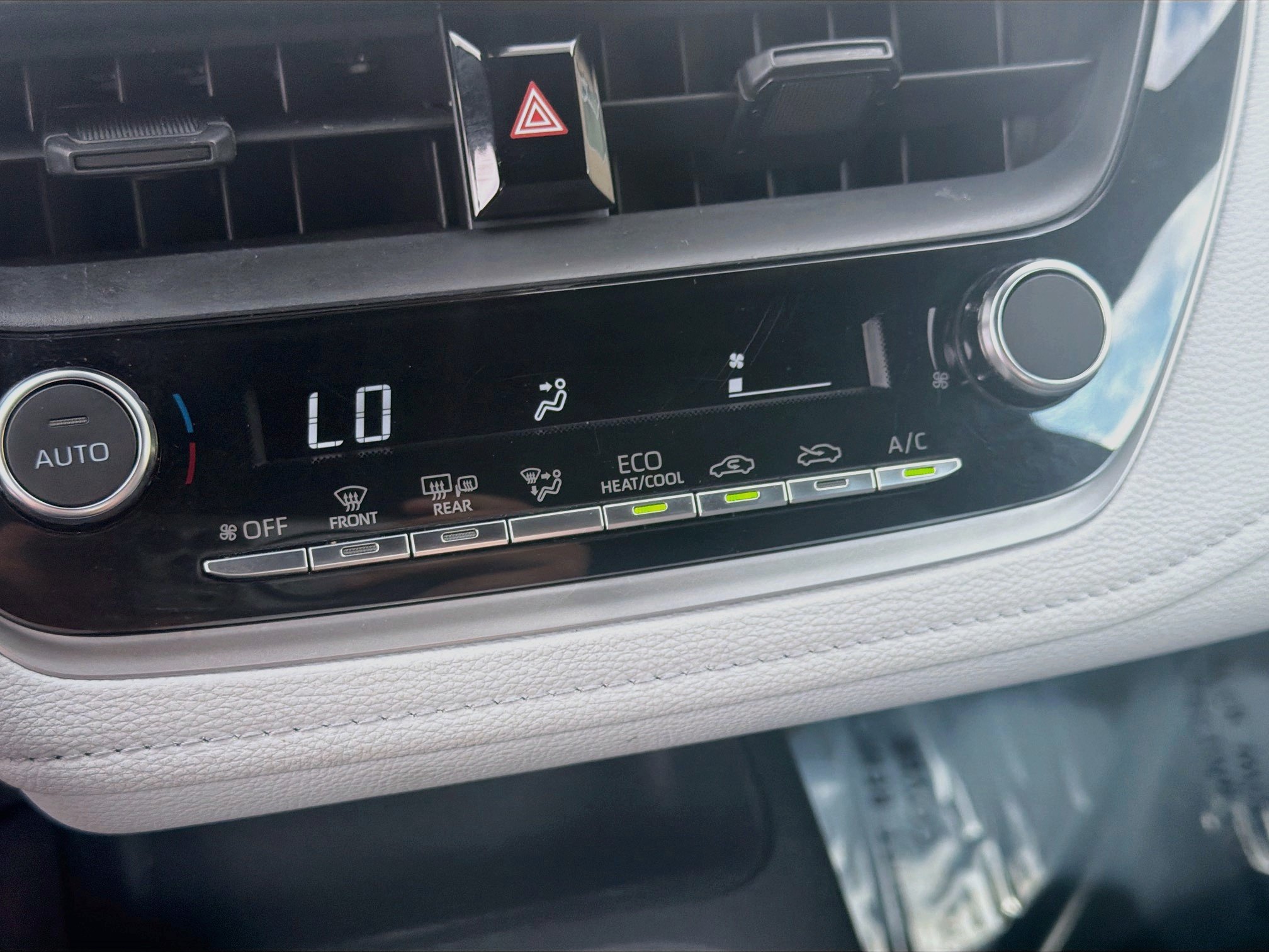 Used 2025 Toyota Corolla SE FWD image 22