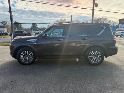 Used 2021 Nissan Armada SL w/ Captain's Chairs Package image 6
