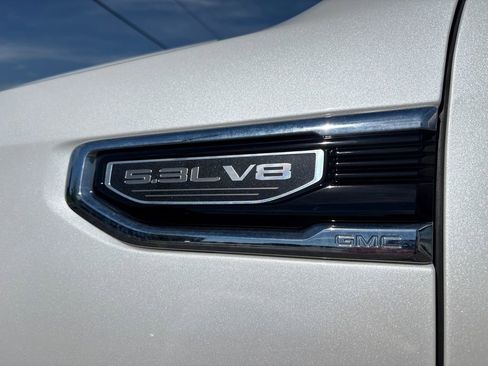 Used 2022 GMC Sierra 1500 SLT w/ SLT Premium Package AWD/4WD image 12
