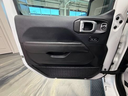 Used 2018 Jeep Wrangler Unlimited Sahara w/ Uconnect 4C Nav & Sound Group AWD/4WD image 51