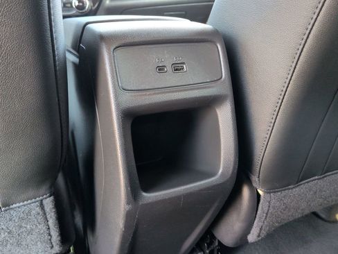 Certified 2025 Chevrolet Trax LT image 31