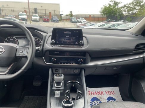 Used 2025 Nissan Rogue SV AWD/4WD image 33