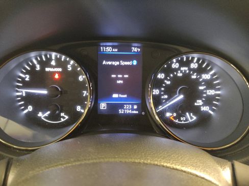 Used 2018 Nissan Rogue SV image 23