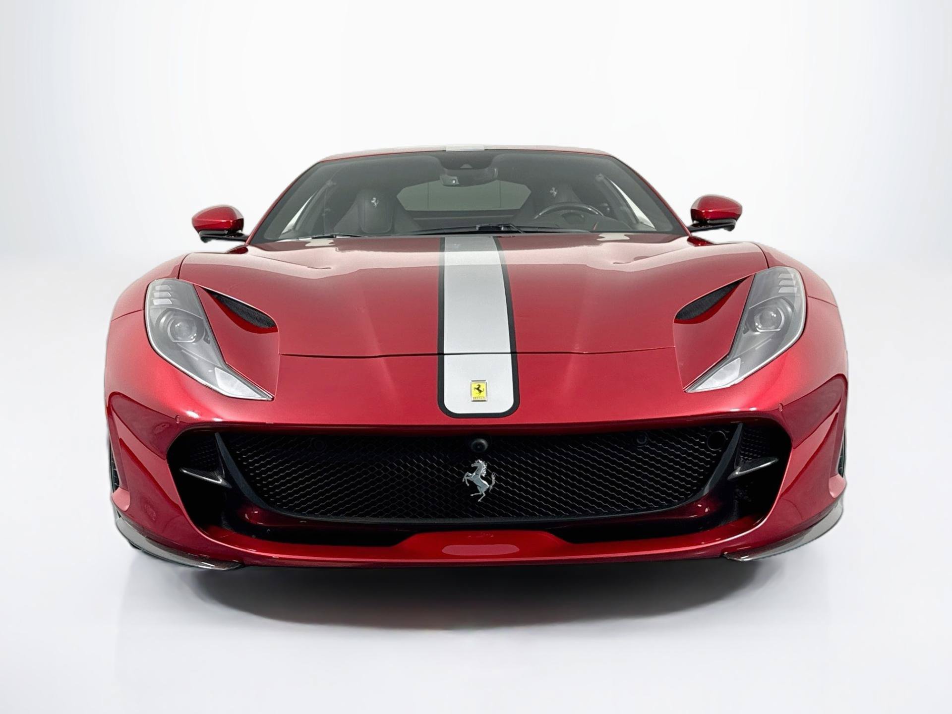 Used 2020 Ferrari 812 Superfast RWD image 2