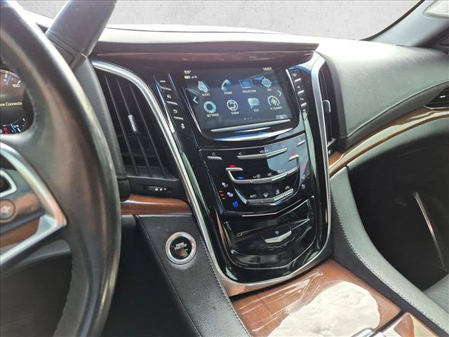 Used 2017 Cadillac Escalade Luxury AWD/4WD image 14