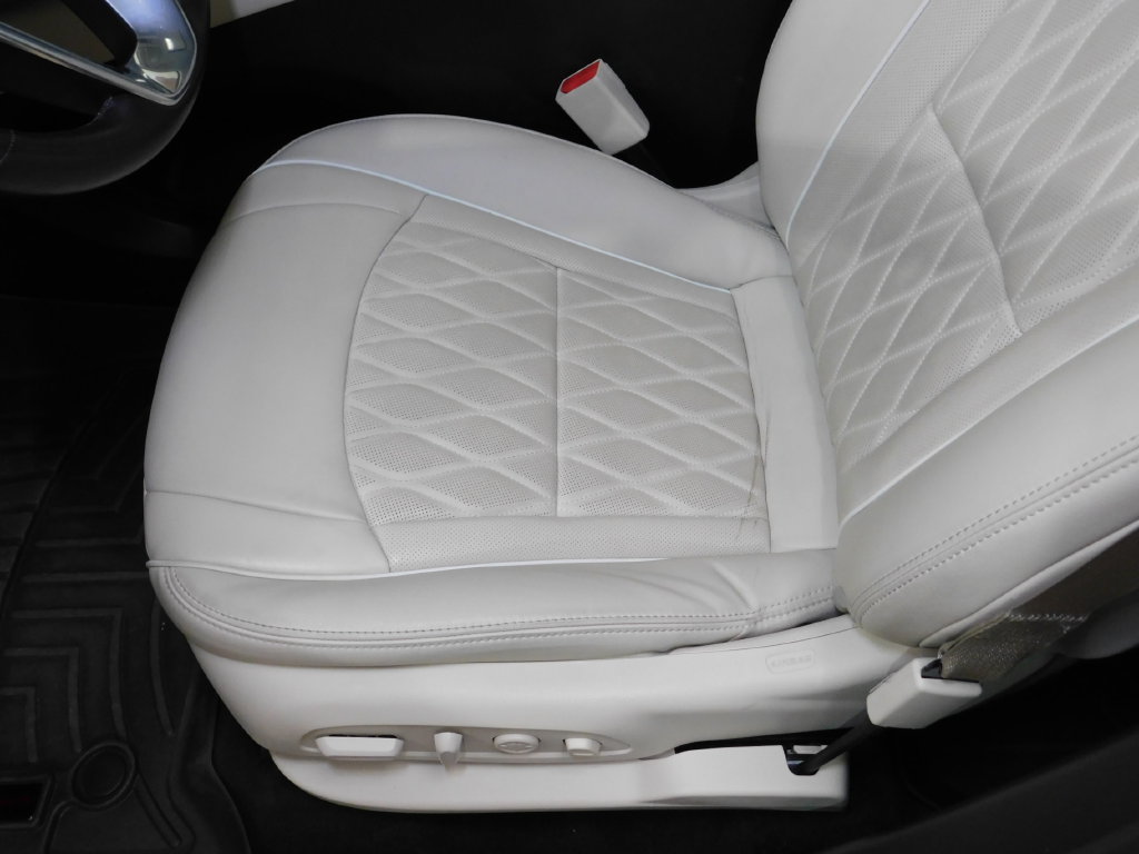 Used 2024 Buick Enclave Avenir AWD/4WD image 28