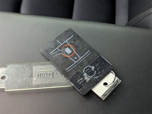 Used 2024 Tesla Model Y Long Range image 28