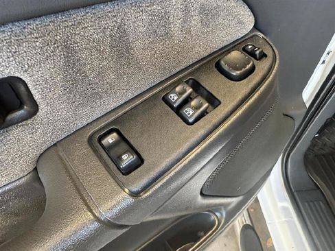 Used 2003 Chevrolet Silverado 2500 LS w/ Skid Plate Package AWD/4WD image 20