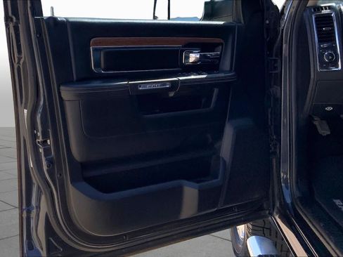 Used 2014 RAM 2500 Laramie w/ Convenience Group AWD/4WD image 22