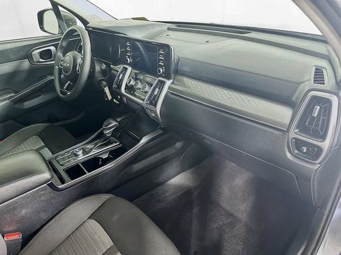 Used 2022 Kia Sorento LX FWD image 29