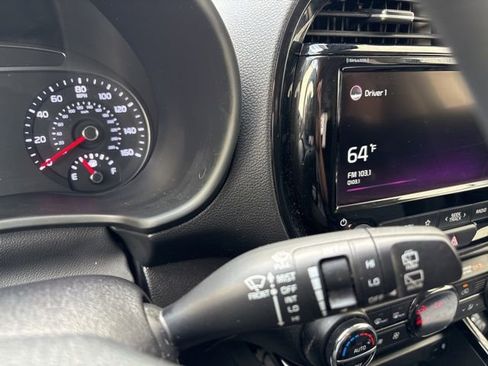 Certified 2022 Kia Soul S FWD image 17