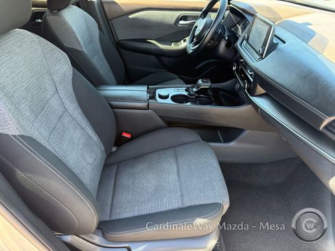 Used 2023 Nissan Rogue SV image 30