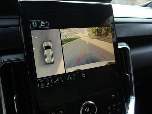 Used 2026 GMC Acadia Elevation w/ Elevation Premium Package FWD image 35