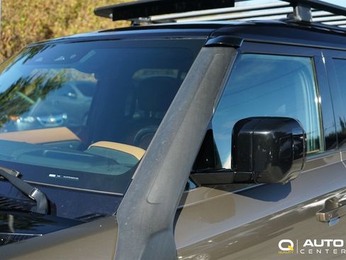 Used 2021 Land Rover Defender 110 X image 4