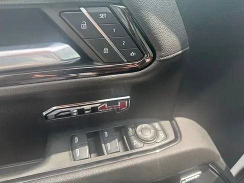 Used 2023 GMC Sierra 1500 AT4 w/ AT4 Premium Package AWD/4WD image 12