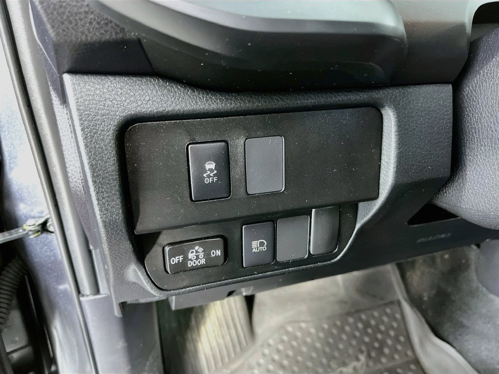 Used 2021 Toyota Tacoma SR AWD/4WD image 11