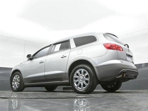 Used 2011 Buick Enclave CXL image 35