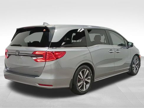 Used 2022 Honda Odyssey Touring image 3