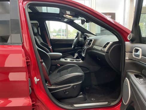 Used 2018 Jeep Grand Cherokee Trackhawk AWD/4WD image 39