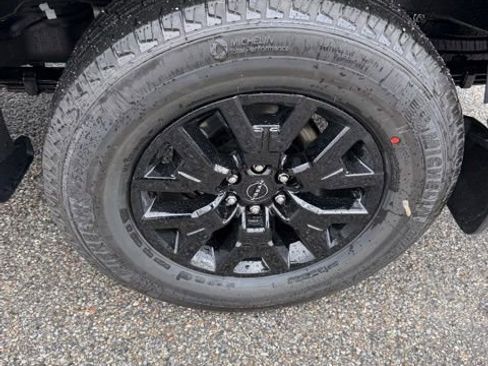 New 2026 Nissan Frontier SV AWD/4WD image 9