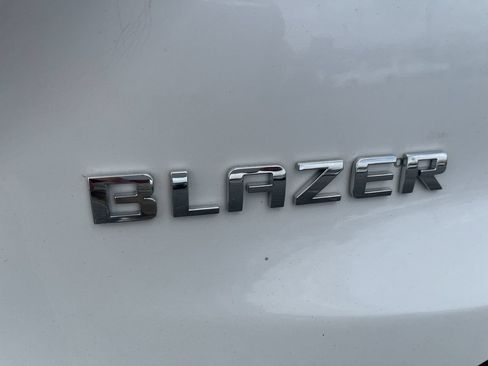 Used 2024 Chevrolet Blazer LT FWD image 30