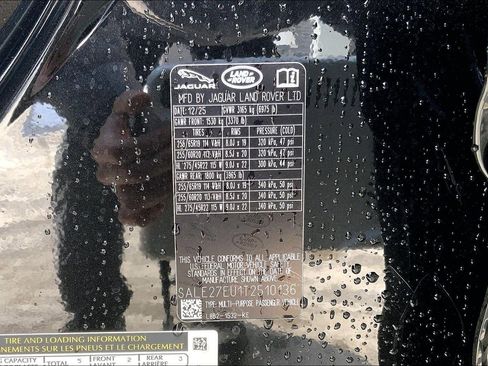 New 2026 Land Rover Defender 110 X-Dynamic SE image 18