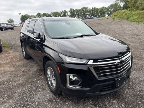 Used 2023 Chevrolet Traverse LT w/ Rear Camera Mirror Package AWD/4WD image 4