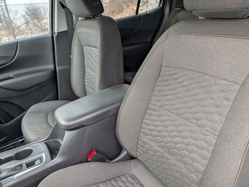 Used 2021 Chevrolet Equinox LT image 17