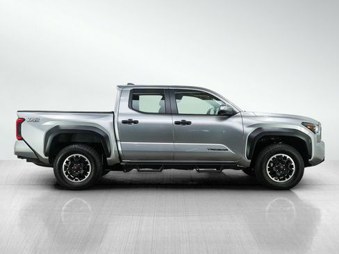 Used 2025 Toyota Tacoma TRD Off-Road w/ TRD Off Road Upgrade Package AWD/4WD image 6