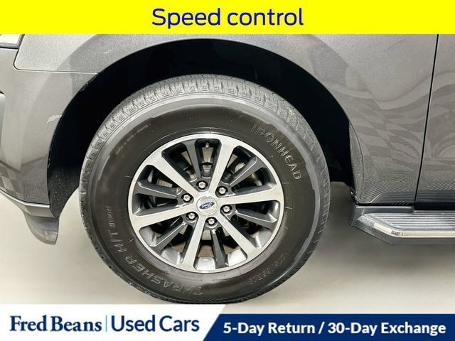 Used 2019 Ford Expedition XLT w/ Equipment Group 202A AWD/4WD image 39