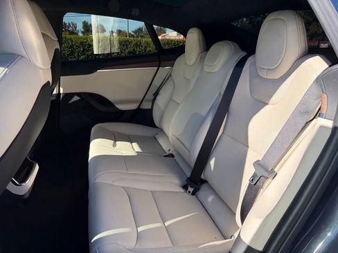 Used 2022 Tesla Model S Standard Range image 12