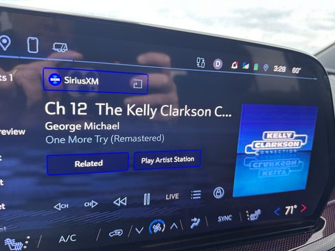 Used 2024 Chevrolet Traverse Z71 image 23