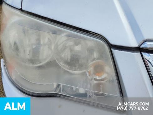 Used 2010 Chrysler Town & Country Touring image 22