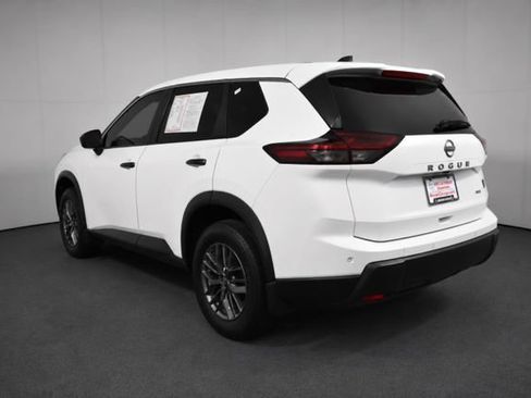 Used 2025 Nissan Rogue S AWD/4WD image 6