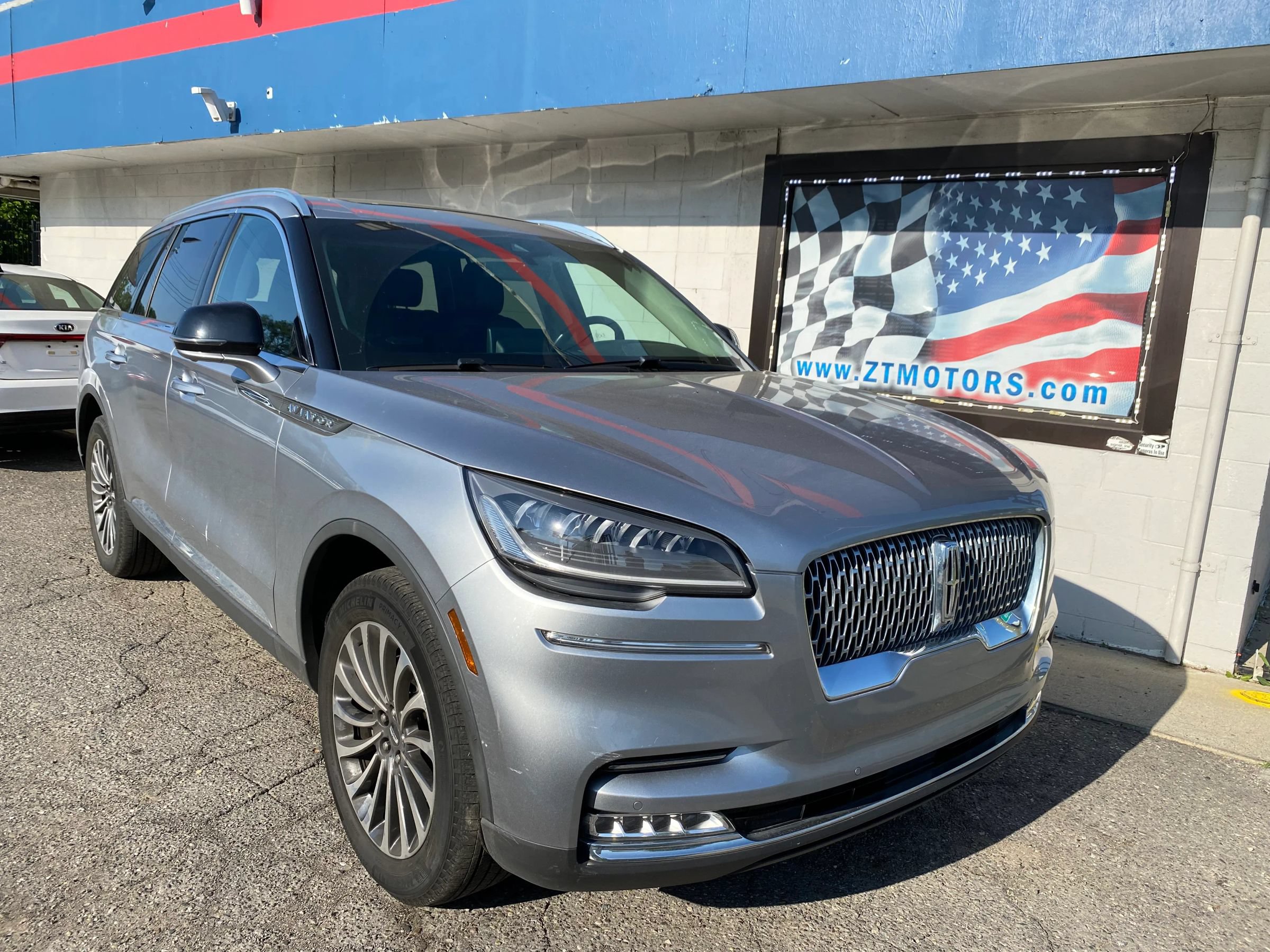 Used 2021 Lincoln Aviator Reserve w/ Elements Package Plus AWD/4WD image 1