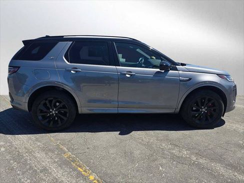 Used 2023 Land Rover Discovery Sport SE R-Dynamic AWD/4WD image 2