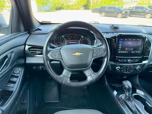 Used 2022 Chevrolet Traverse LT AWD/4WD image 16