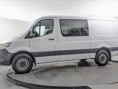 Used 2022 Mercedes-Benz Sprinter 2500 image 3