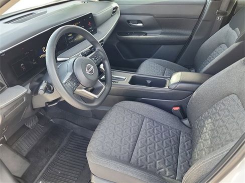 Certified 2025 Nissan Kicks SV w/ Illumination Package image 25