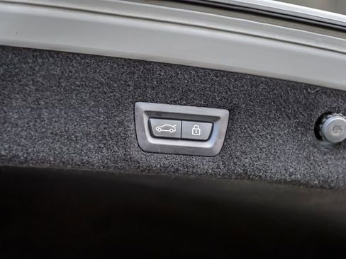 Used 2019 BMW 740i xDrive w/ Executive Package image 12