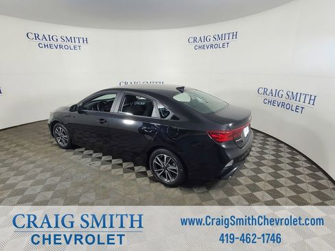 Used 2022 Kia Forte LXS w/ LXS Technology Package image 3