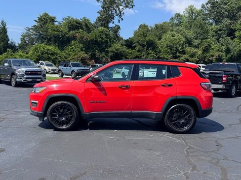 Used 2018 Jeep Compass Sport AWD/4WD image 3