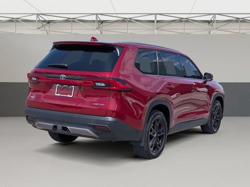Used 2024 Toyota Grand Highlander AWD image 7