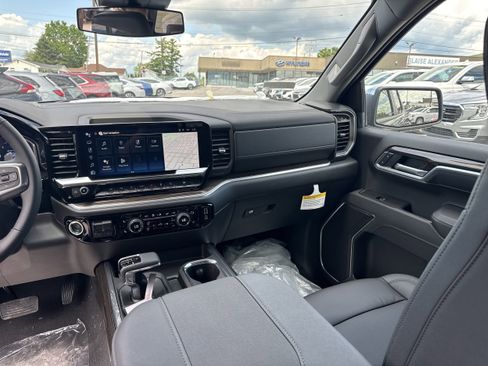 New 2025 Chevrolet Silverado 1500 LT w/ Z71 Off-Road Package image 18