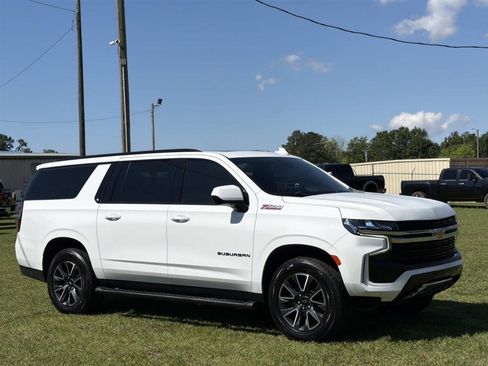 Used 2022 Chevrolet Suburban Z71 AWD/4WD image 8