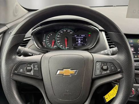 Used 2020 Chevrolet Trax LS w/ Tint and Cruise Package AWD/4WD image 10