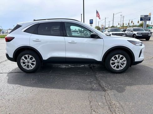 Used 2024 Ford Escape Active w/ Tech Pack #1 AWD/4WD image 8