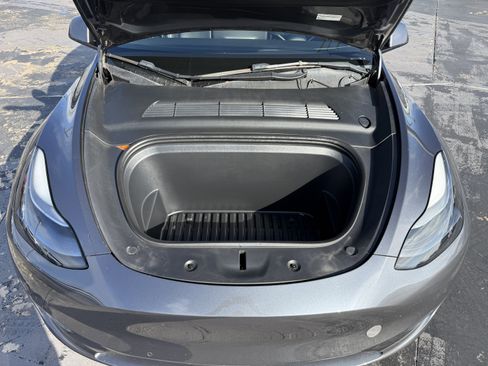 Used 2022 Tesla Model Y Performance image 31