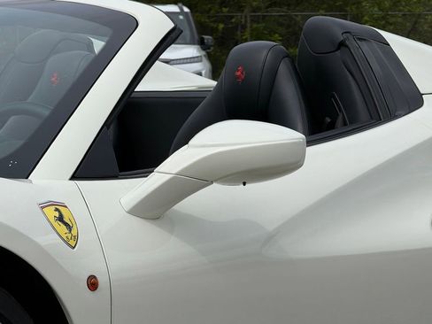 Used 2019 Ferrari 488 Spider RWD image 31
